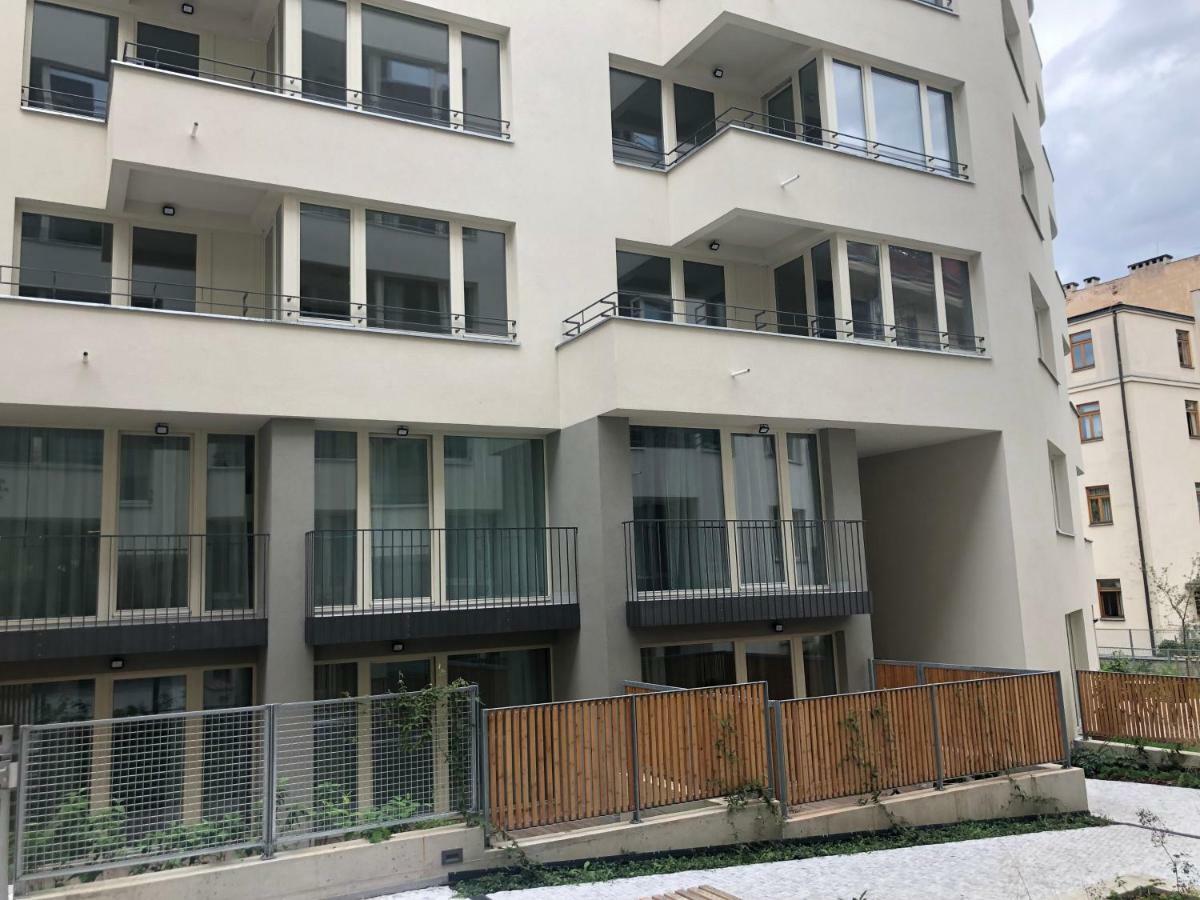 Luxury Apartment With Private Garden Πράγα Εξωτερικό φωτογραφία